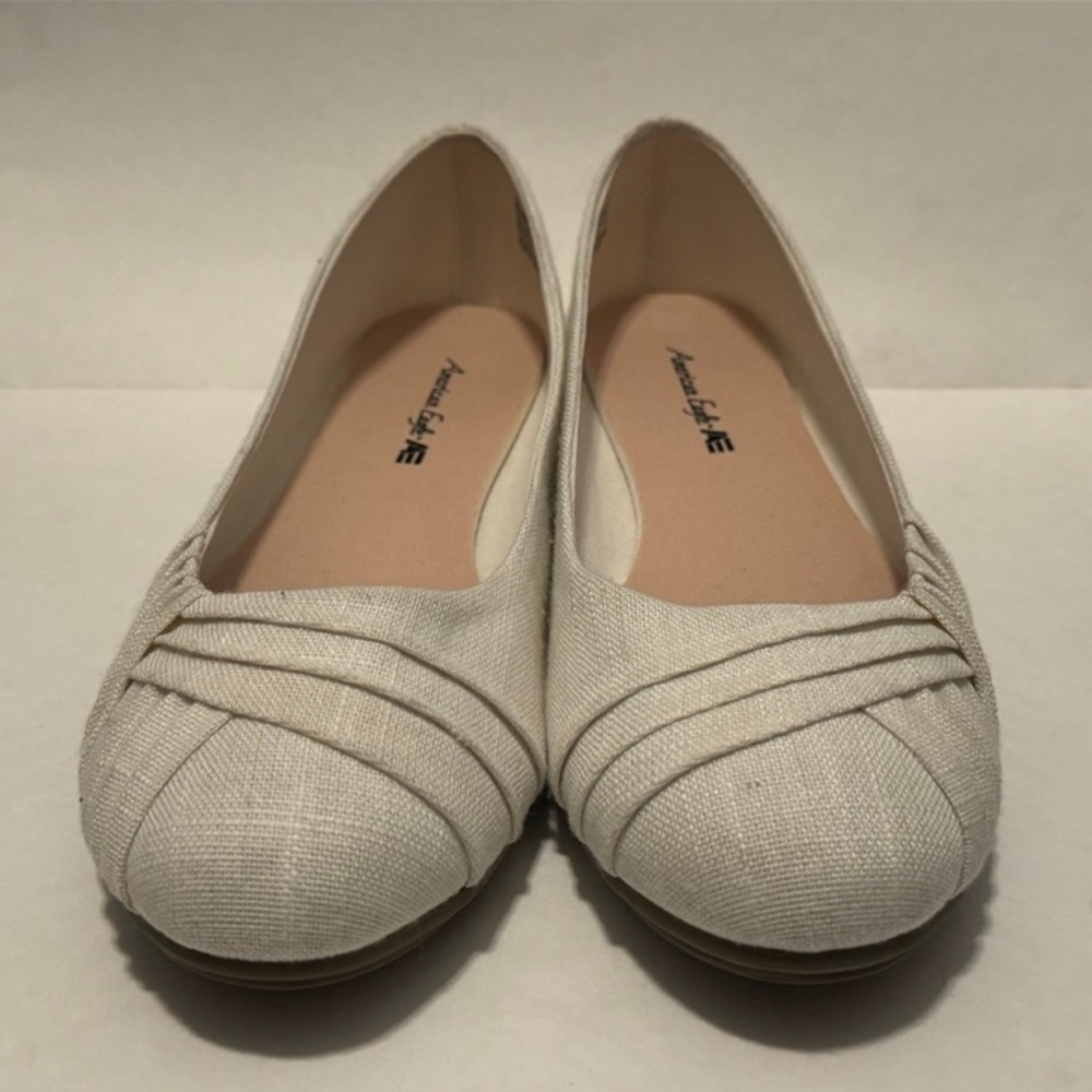 American eagle white flats